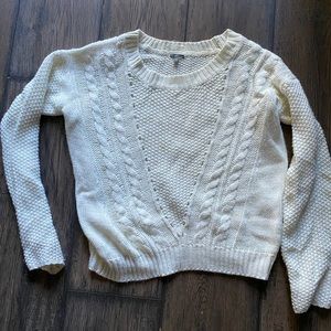 Cute sweater. Size medium. Barely worn.